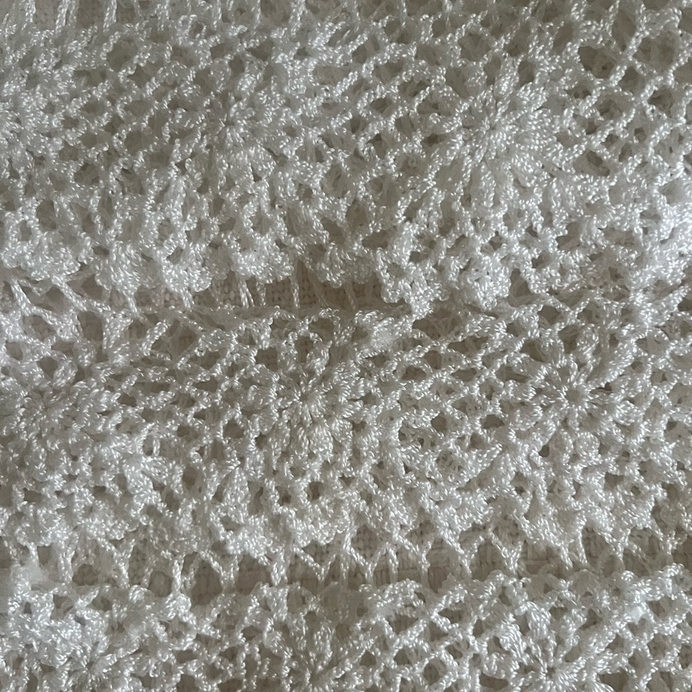 Beautiful Crochet top ! - Picture 4 of 4